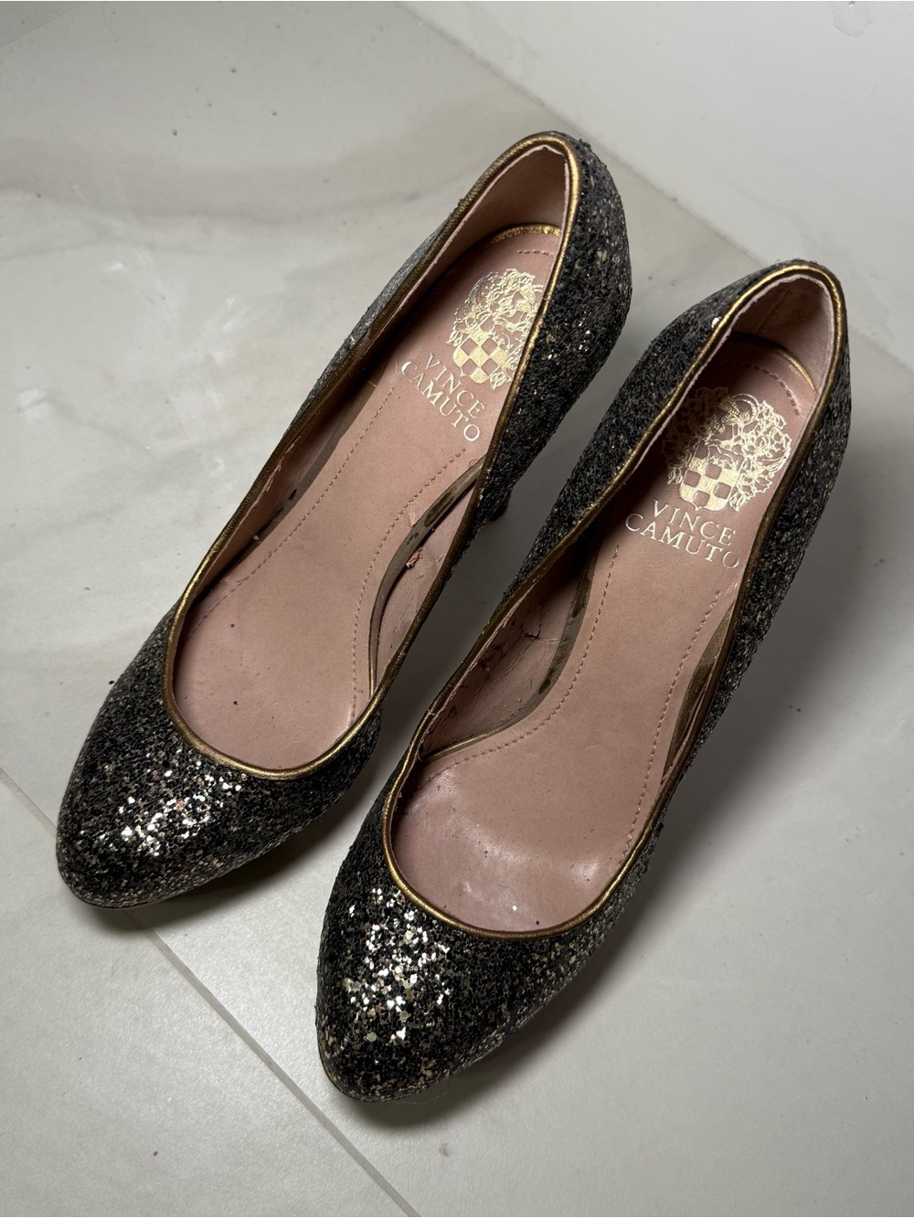 Vince Camuto Women's Black Glitter Pumps